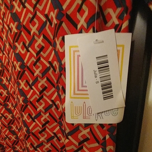 Julia - Picture 2 of 3